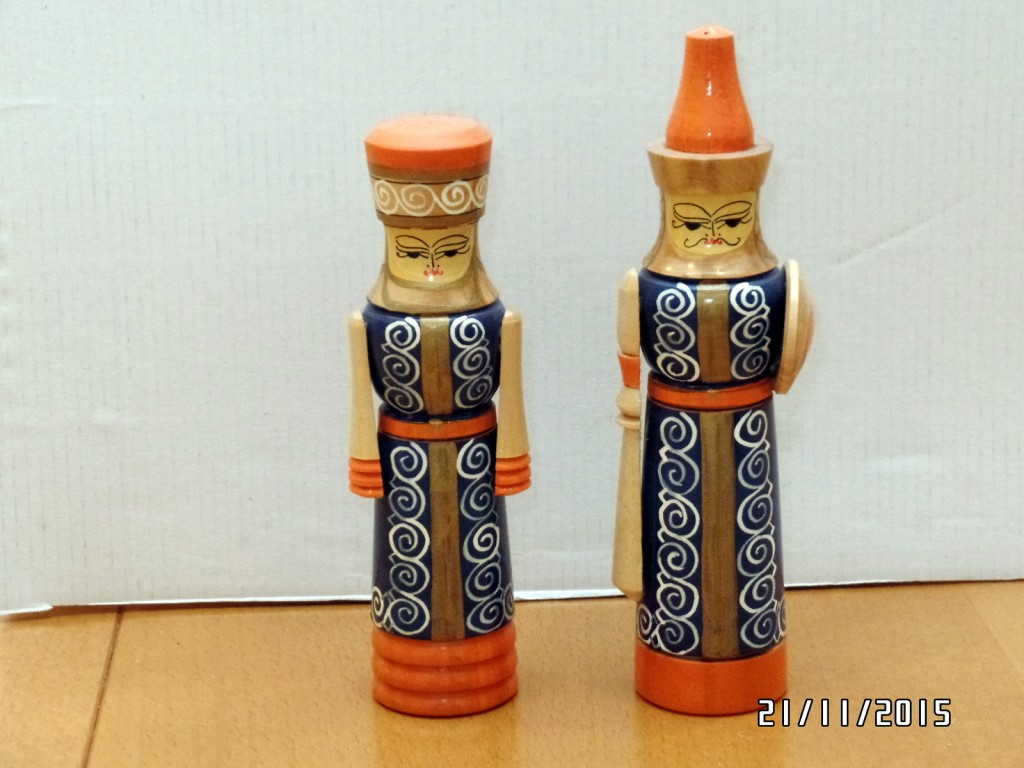 figurki drewniane